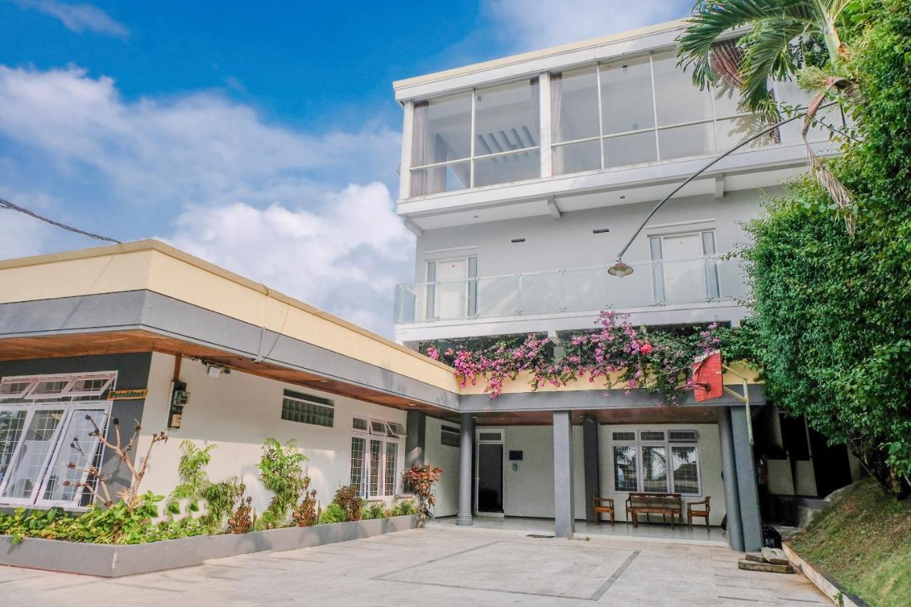 Oyo 803 Toetie Hotel 바투 외부 사진